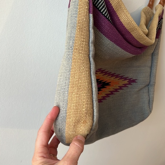 Vintage Carpetbags of America Southwestern Print Bag. - Picture 4 of 13